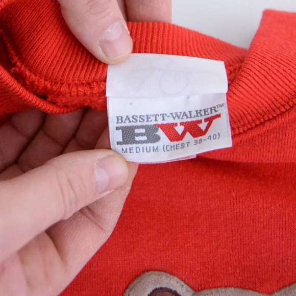 Vintage Bassett-Walker Red Teddy Bear with Bow Crewneck Sweater  M - Picture 13 of 14